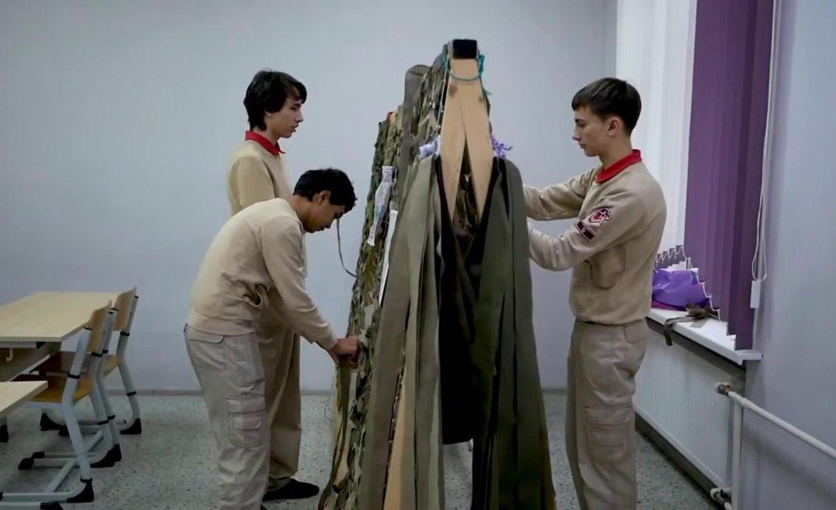 Саратовские подростки попросили военных помочь в сборе экспонатов для музея школы Героев СВО